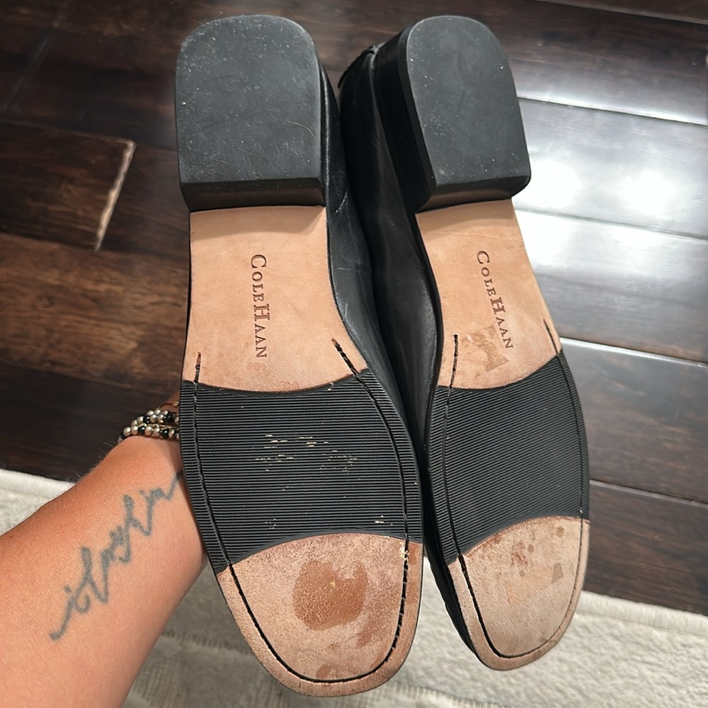 Cole Haan black ultra soft loafers with a simple brown trim size 6.5 - Picture 6 of 9